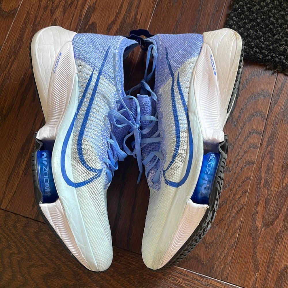Nike air zoom tempo next %
